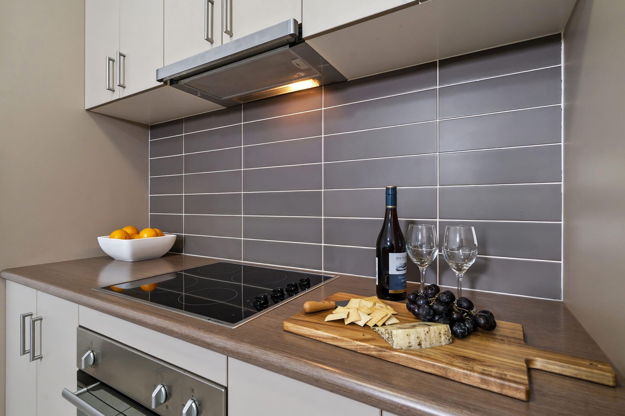 Emerald Inn — Executive Apartment kitchen